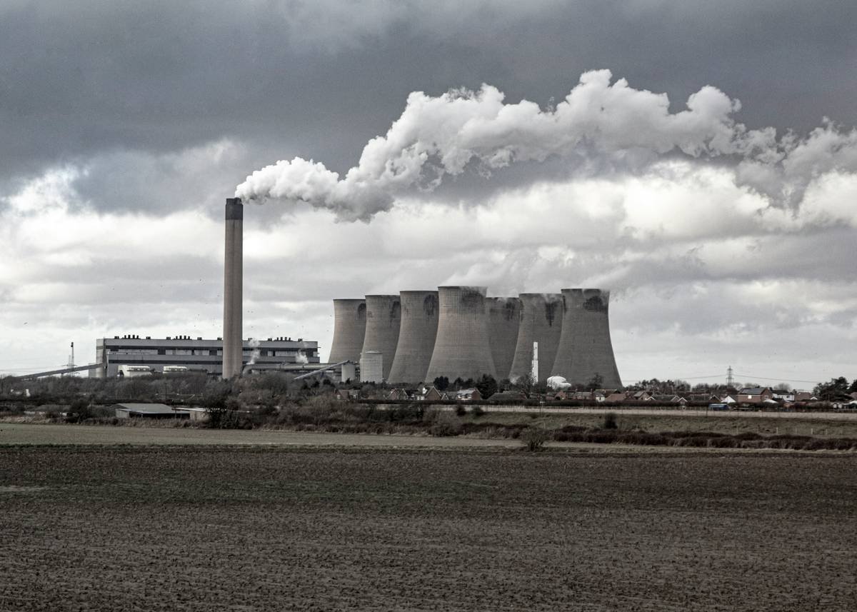 Bar chart showing 72% of small businesses mistakenly believe general liability covers pollution vs. actual coverage rate of 12%
